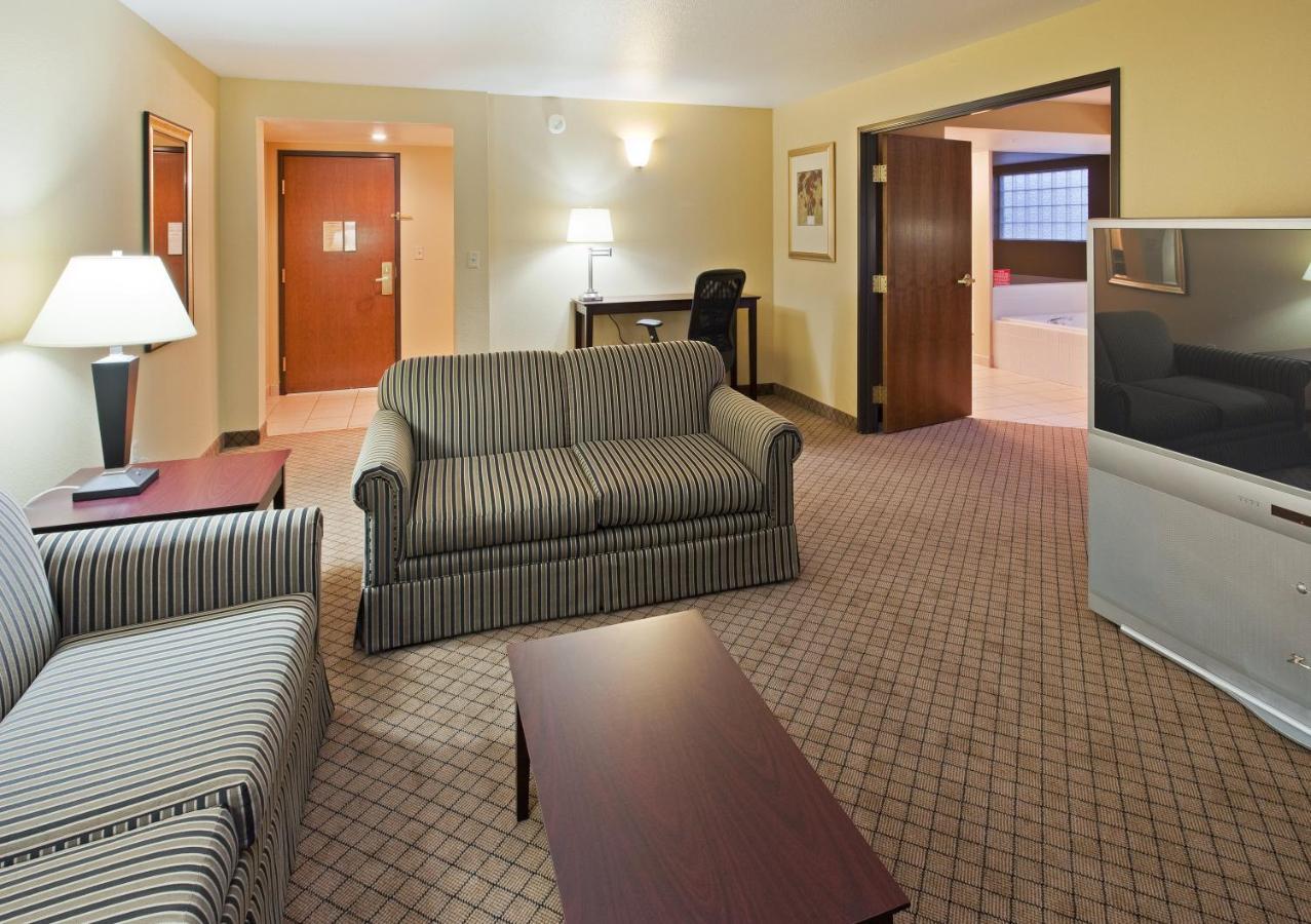 Holiday Inn Express Fallon By Ihg Bagian luar foto