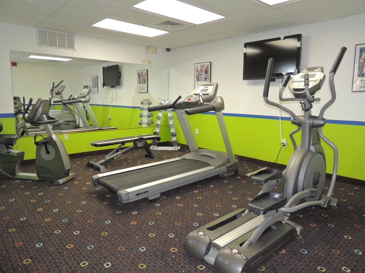 Holiday Inn Express Fallon By Ihg Bagian luar foto