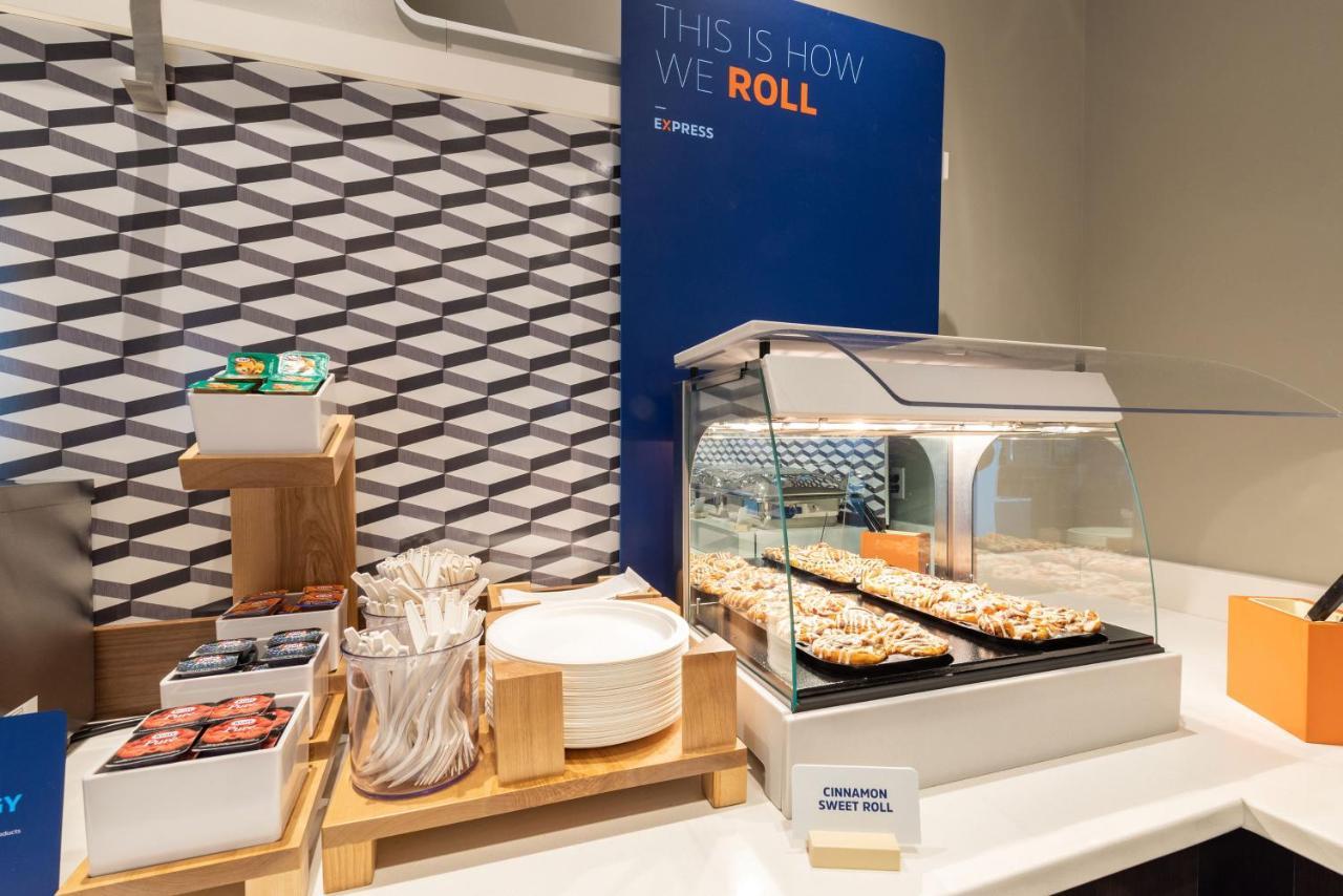 Holiday Inn Express Fallon By Ihg Bagian luar foto